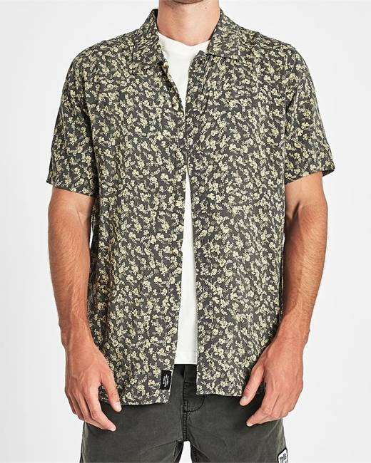 Yajiemen Mens Printed Loose Patchwork Chest Pocket Turn Down Collar Short Sleeve Shirts 