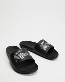 Lacoste - Croco Slides   Men's - Slides (Black & Silver) Croco Slides - Men's