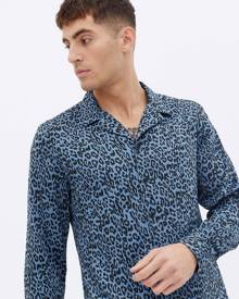 New Look long sleeve satin shirt with animal print in blue-Grey