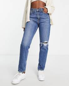 Levi's 80s mom jeans in mid wash blue