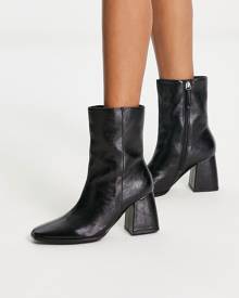 Pimkie faux suede block heel boots in black