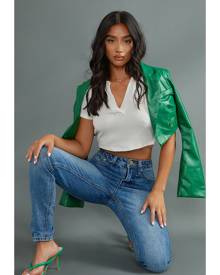 PrettyLittleThing Petite Midwash Mom Jeans