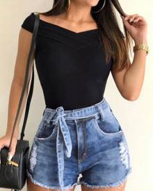 Yoins Belted Random Ripped Details Side Pockets Denim Shorts