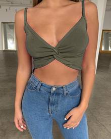 Yoins Sexy Twisted V-neck Sleeveless Crop Top