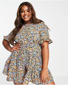 ASOS Curve ASOS DESIGN Curve bubble crepe short sleeve tiered smock romper in floral print-Multi