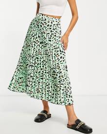 New Look leopard print pleated midi skirt in green
