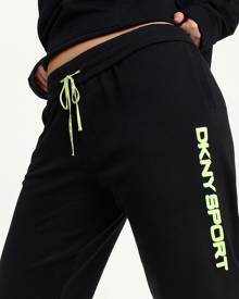 DKNY Women's Layered Shadow Logo High Rise Relaxed Jogger in Black Size 3X DKNY Women's Layered Shadow Logo High Rise Relaxed Jogger in Black Size 3X