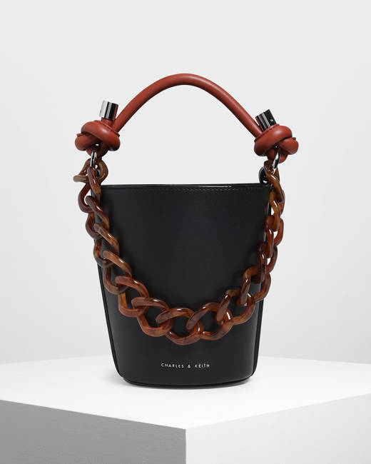 A.P.C Black - Save 15% Womens Bucket bags and bucket purses A.P.C Synthetic Drawstring Shoulder Bag in Nero Bucket bags and bucket purses 