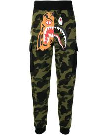 A BATHING APE® camouflage-print track pants - Green