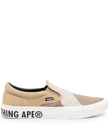 AAPE BY *A BATHING APE® logo-print slip-on sneakers - Brown