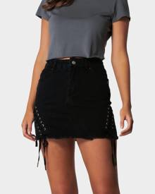 Oneby1 Kara Skirt Black