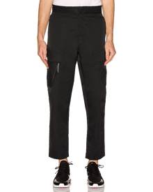 Nike Utility Pant Cropped in Black. - size 28 (also in 30, 32, 34, 36)