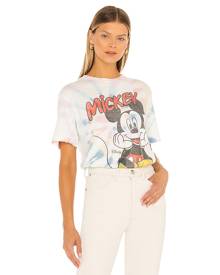 Junk Food Classic Mickey Sitting Tee in White. - size L (also in M, S, XL, XS)
