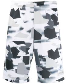 Ea7 Emporio Armani - camouflage printed track shorts - men - Polyester - XL - Green