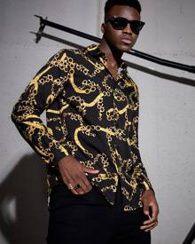 Men Chain Print Button Front Shirt