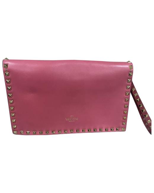 Valentino Garavani Small Rockstud Flap Leather Clutch in Ju5 Rouge Pur