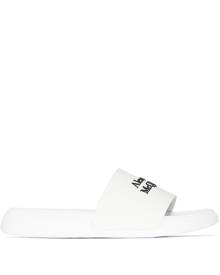 Alexander McQueen logo-embossed slides - White