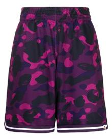 A BATHING APE® camouflage-print shorts - Purple