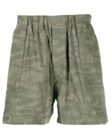 Mackintosh camouflage-print wide-leg shorts - Green