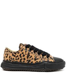 Maison Mihara Yasuhiro Peterson leopard-print sneakers - Brown