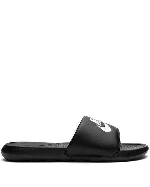 White nike slide online on shoes