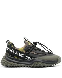 Versace Jeans Couture camouflage-print low-top sneakers - Green