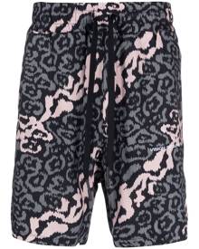 Vision Of Super camouflage print shorts - Black